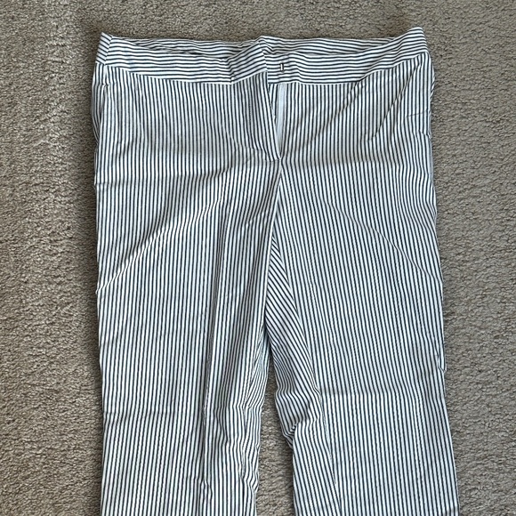 Adrianna Papell Pinstripe Pants White/Dark Gray  Size 6  Office Work Summer - Picture 1 of 5